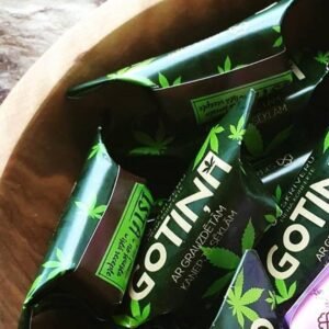 Saldainiai "Skriveru Karvutė" su kanapių sėklomis